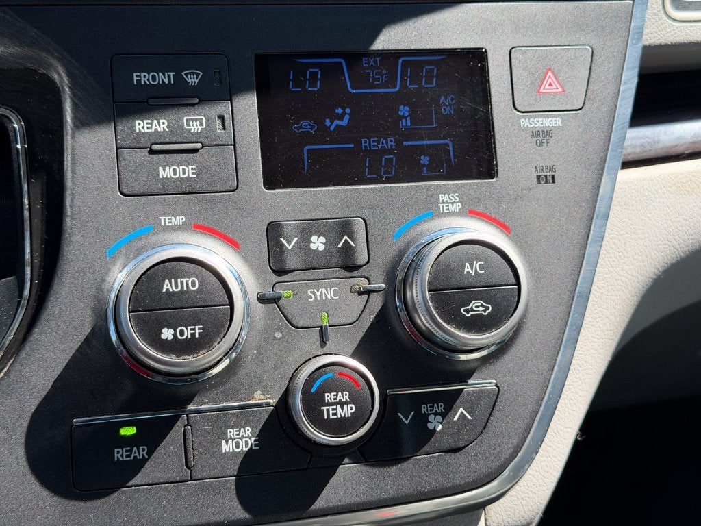 2017 Toyota Sienna XLE 8 Passenger