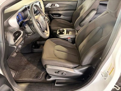 2024 Chrysler Pacifica Touring