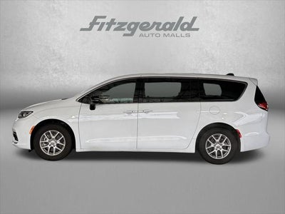 2024 Chrysler Pacifica Touring