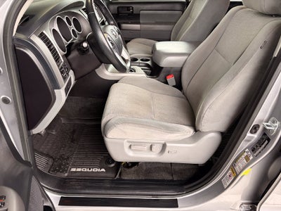 2017 Toyota Sequoia SR5 5.7L