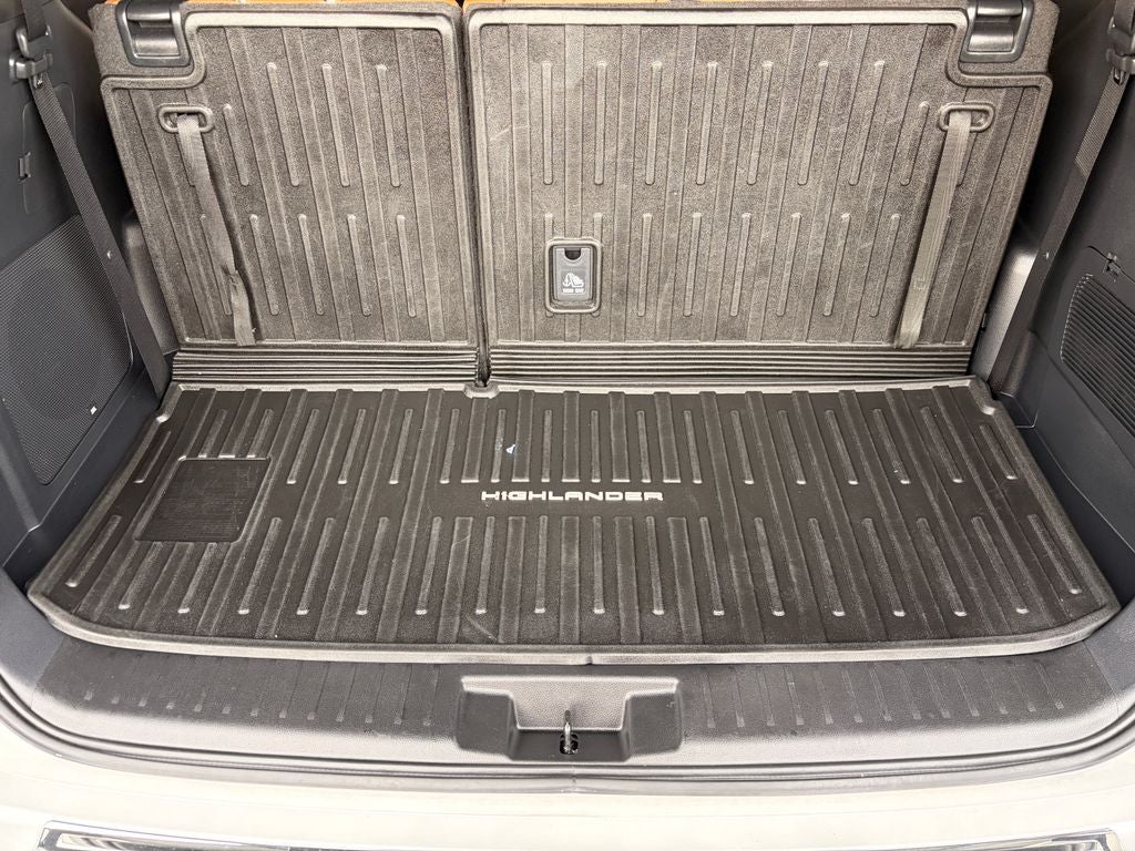 2025 Toyota Highlander Hybrid Platinum