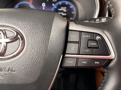 2025 Toyota Highlander Hybrid Platinum
