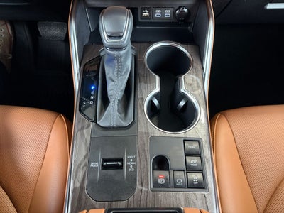 2025 Toyota Highlander Hybrid Platinum