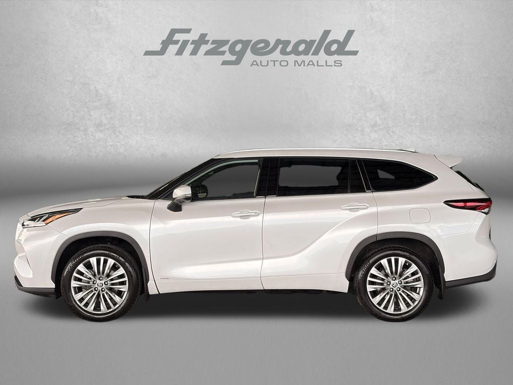 2025 Toyota Highlander Hybrid Platinum