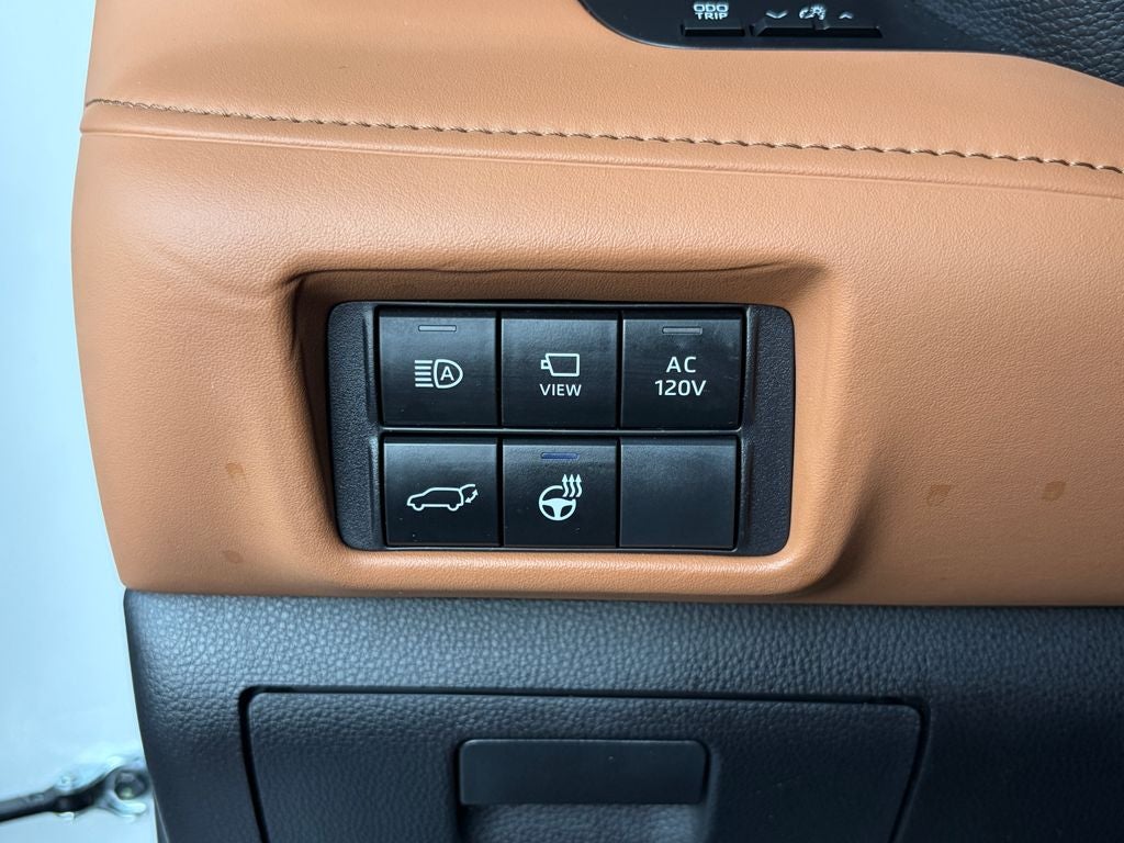 2025 Toyota Highlander Hybrid Platinum