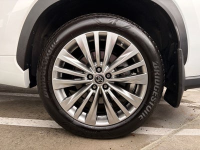 2025 Toyota Highlander Hybrid Platinum