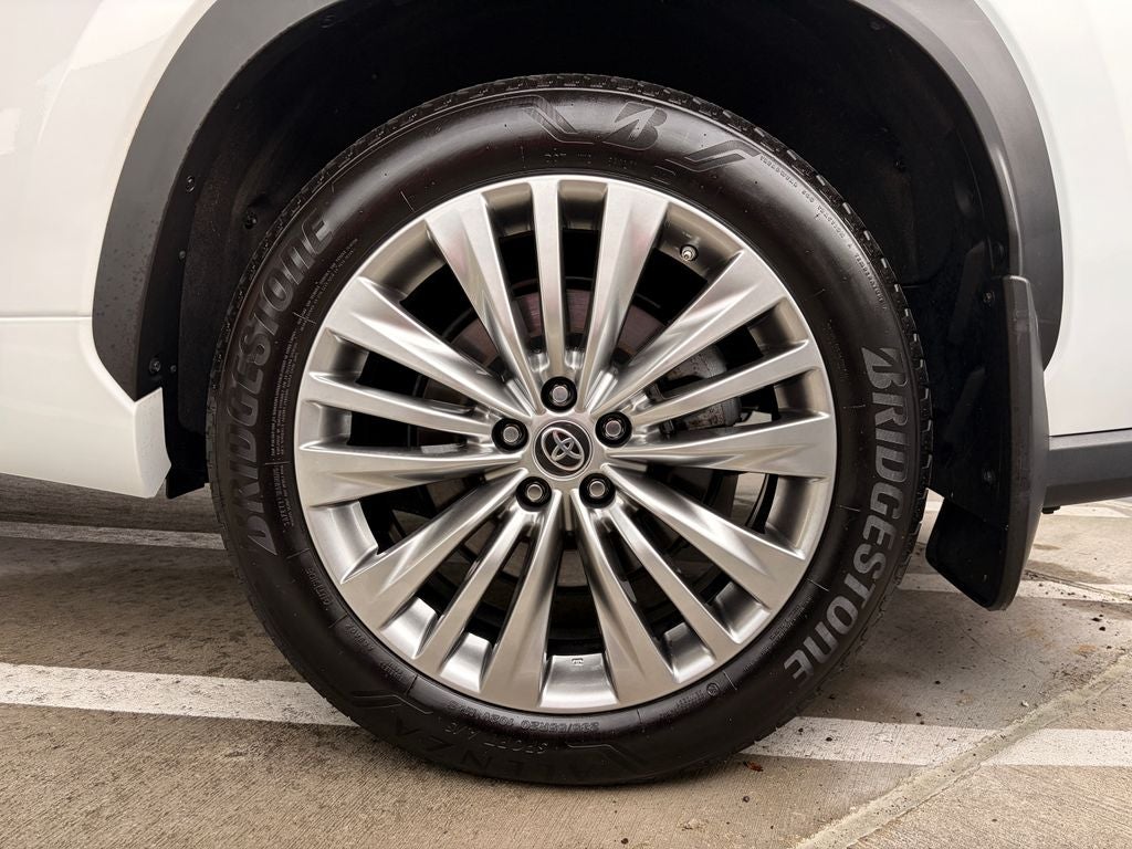 2025 Toyota Highlander Hybrid Platinum