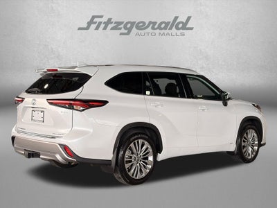 2025 Toyota Highlander Hybrid Platinum