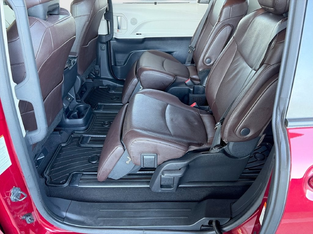 2023 Toyota Sienna Platinum 7 Passenger