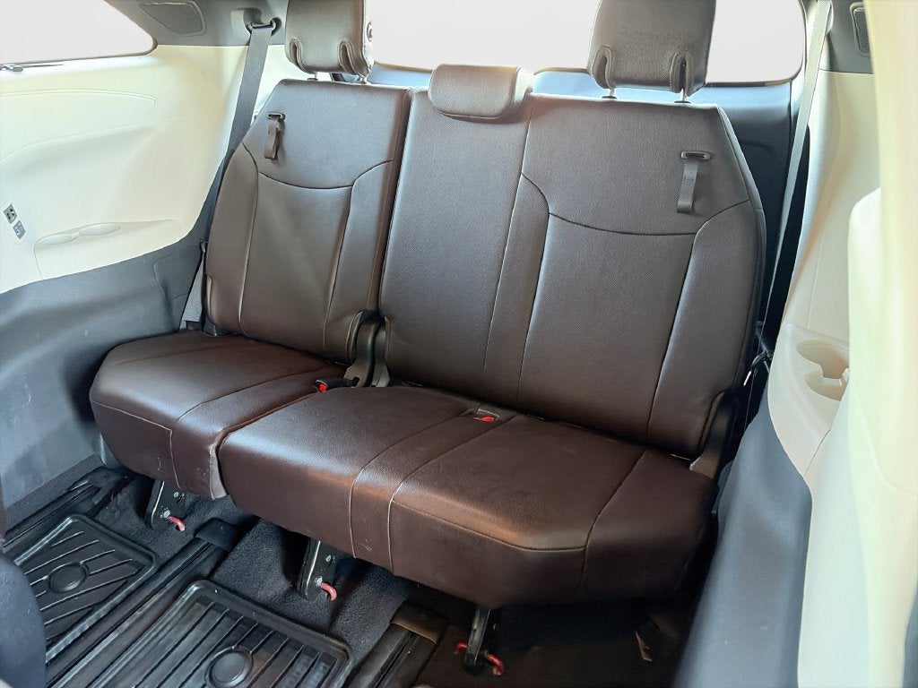 2023 Toyota Sienna Platinum 7 Passenger