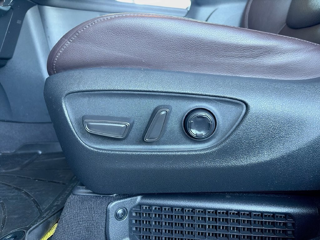2023 Toyota Sienna Platinum 7 Passenger