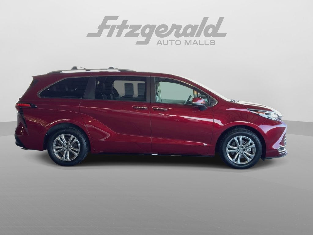 2023 Toyota Sienna Platinum 7 Passenger