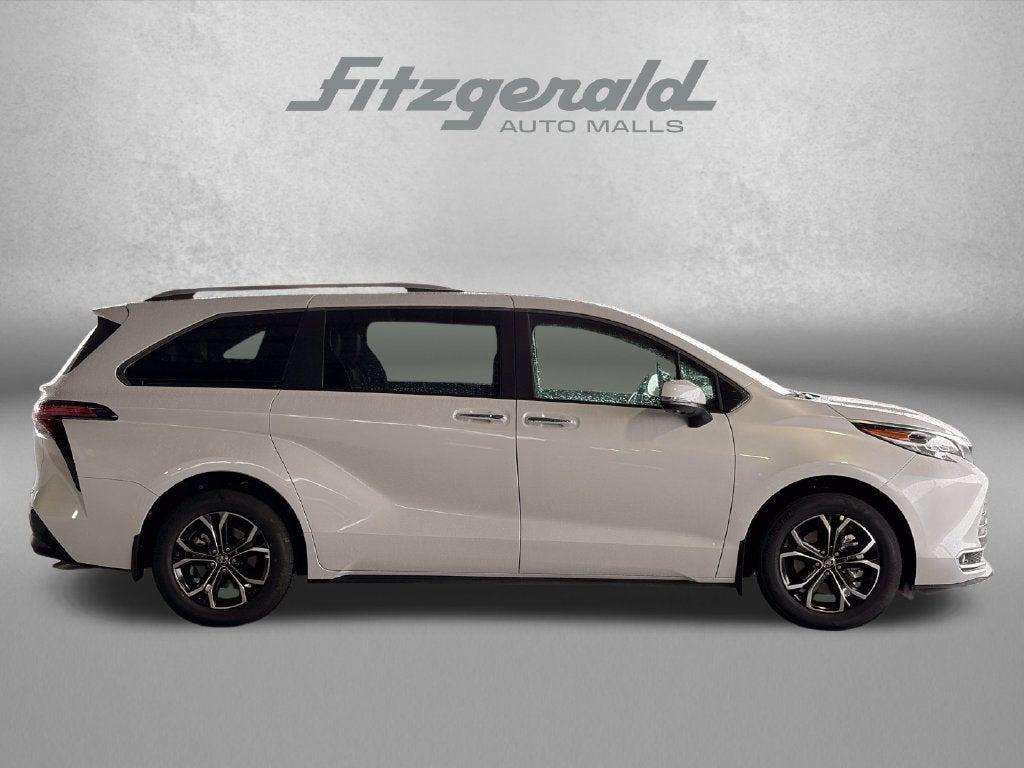 2026 Toyota Sienna Platinum 7 Passenger
