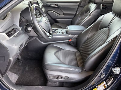 2025 Toyota Highlander XSE