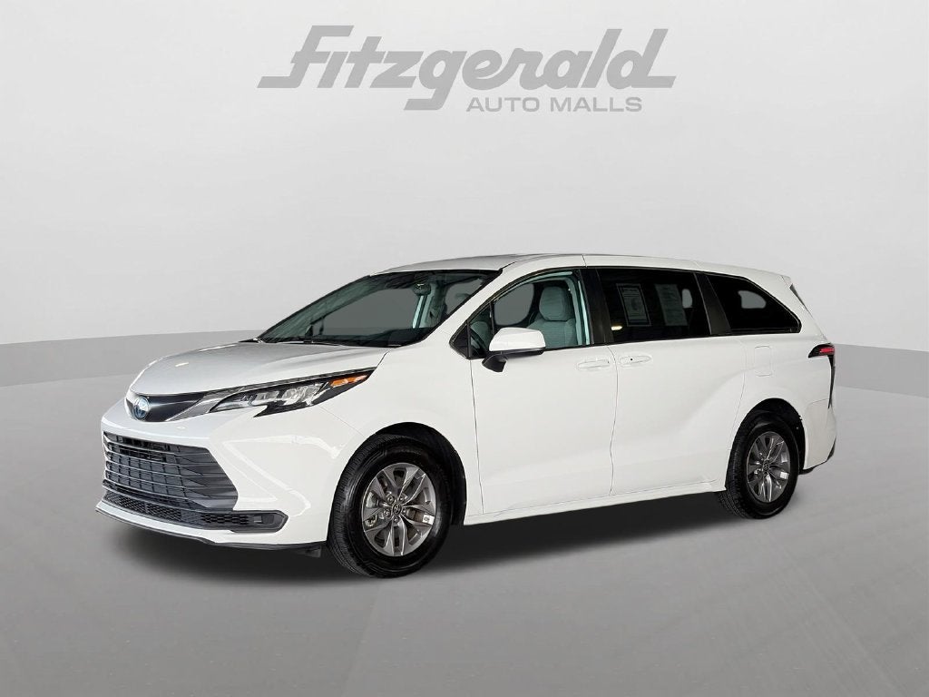 2024 Toyota Sienna LE 8 Passenger