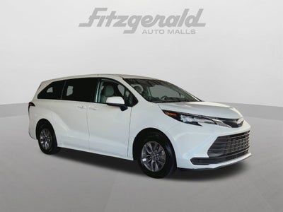 2024 Toyota Sienna LE 8 Passenger