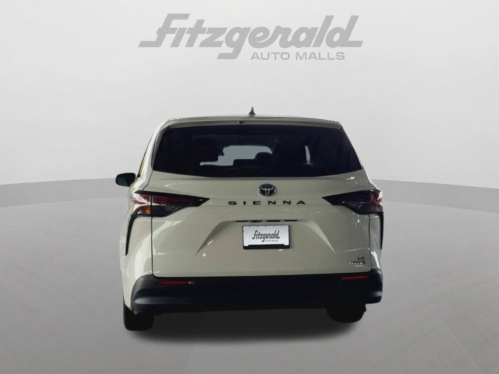 2024 Toyota Sienna LE 8 Passenger
