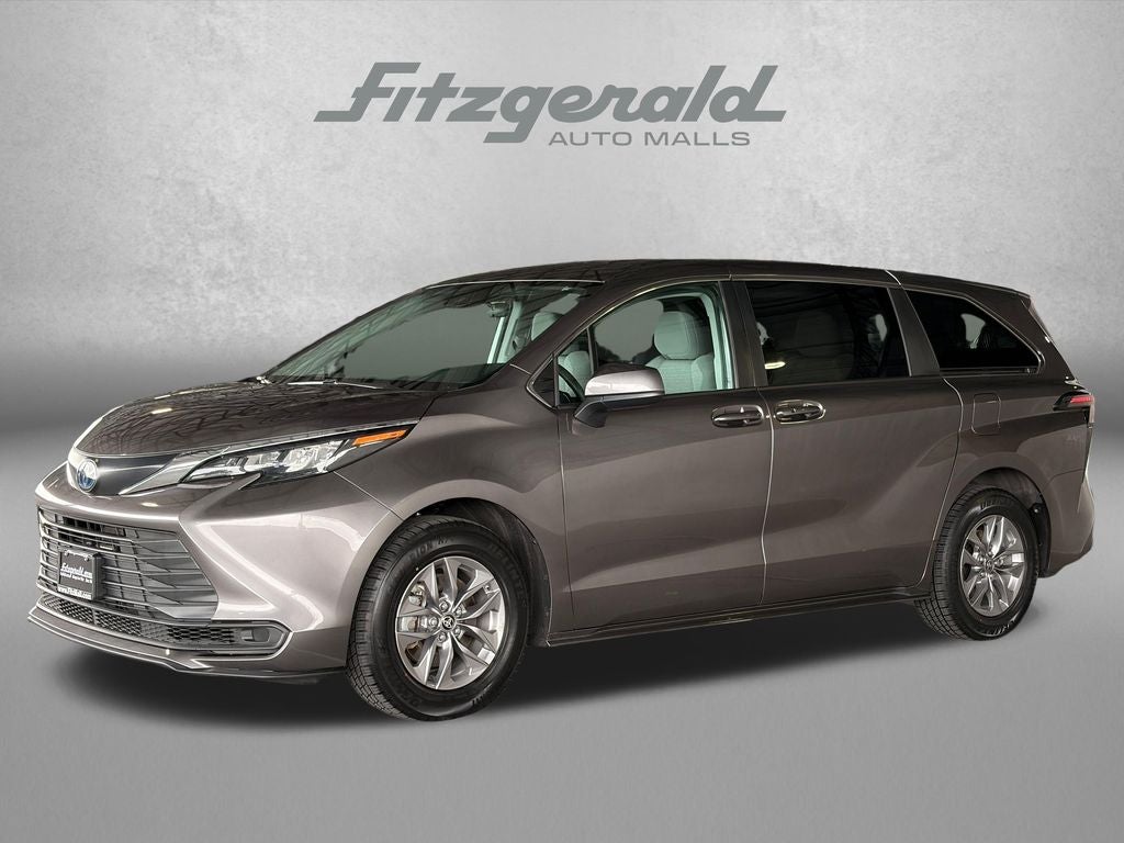 2024 Toyota Sienna LE 8 Passenger