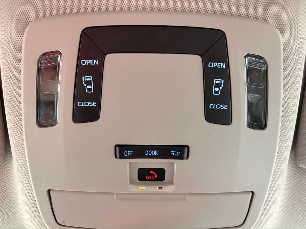 2024 Toyota Sienna LE 8 Passenger