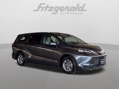 2025 Toyota Sienna LE 8 Passenger