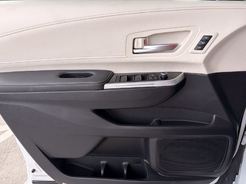 2026 Toyota Sienna Limited 7 Passenger