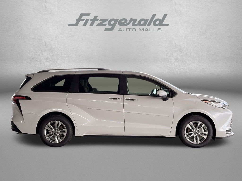 2026 Toyota Sienna Limited 7 Passenger