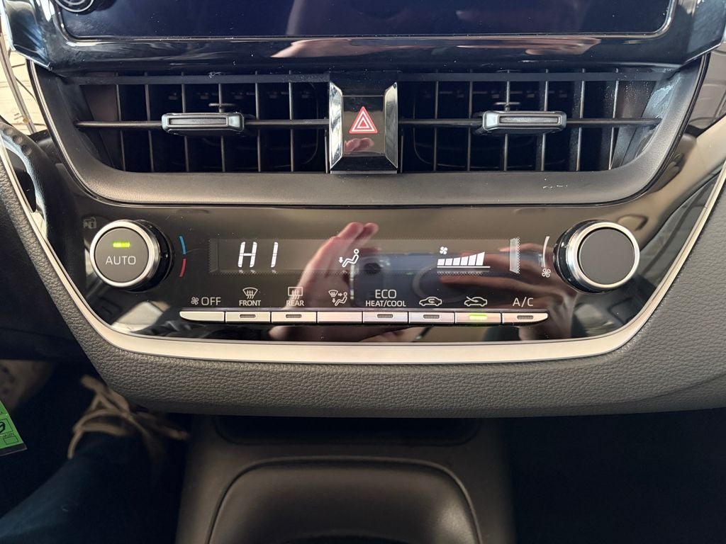 2025 Toyota COROLLA LE