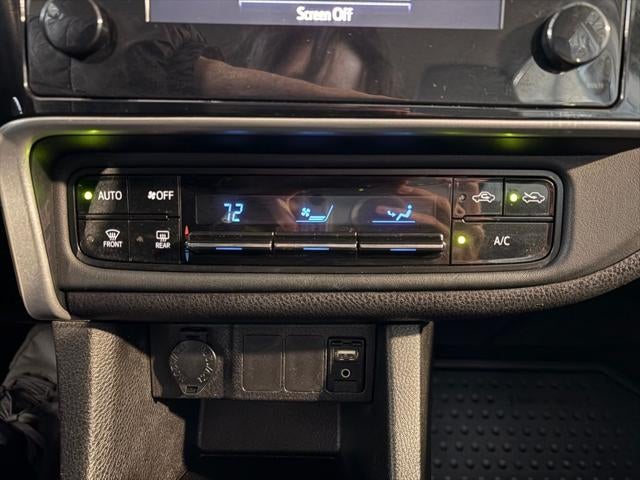 2017 Toyota COROLLA LE