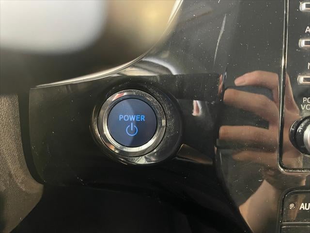 2021 Toyota Prius LE