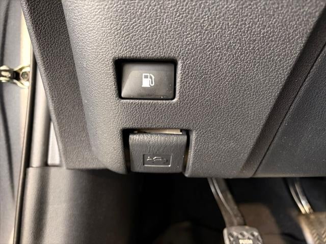 2022 Toyota PRIUS XLE AWD-e