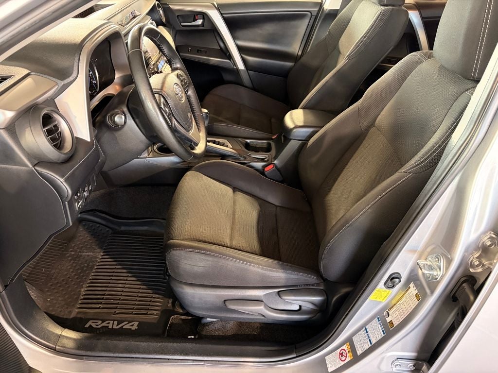 2018 Toyota RAV4 HYBRID XLE