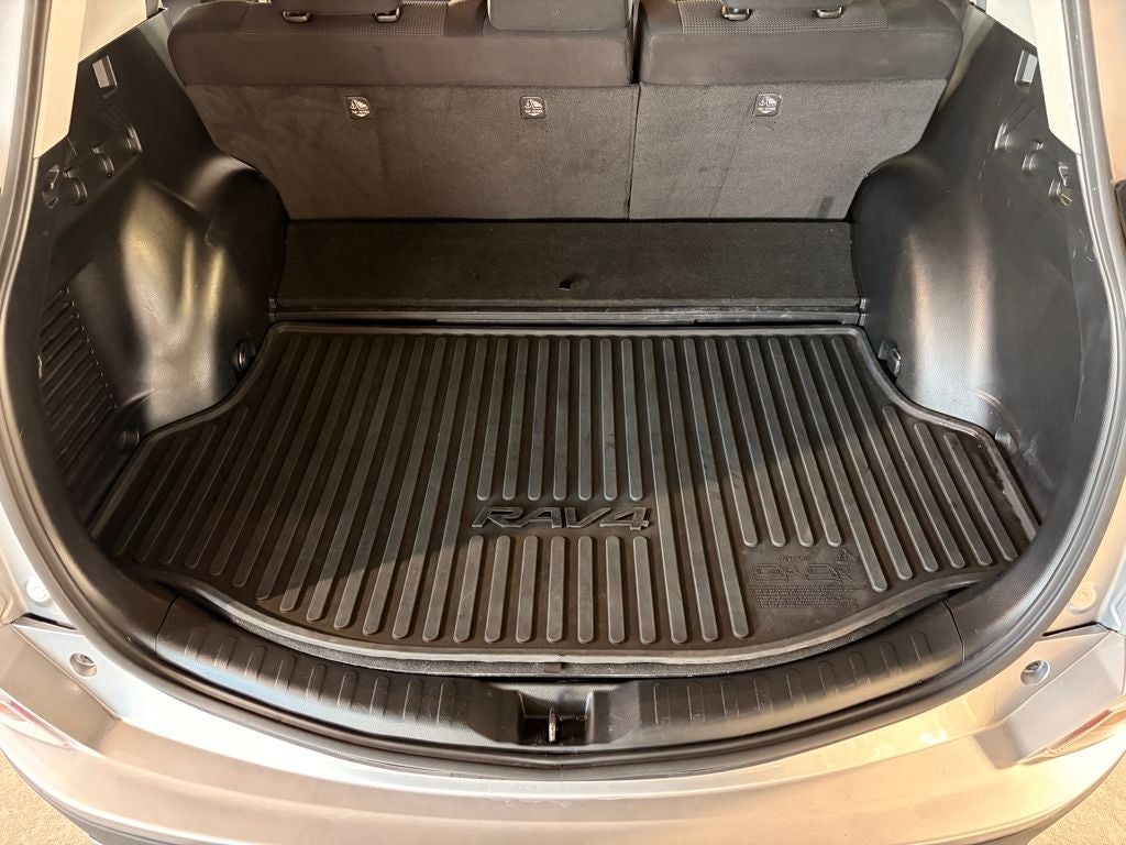 2018 Toyota RAV4 HYBRID XLE