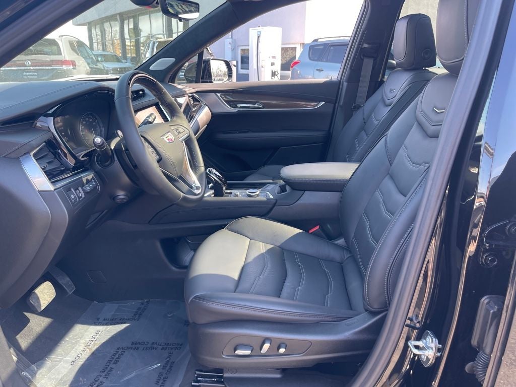 2025 Cadillac XT6 Premium Luxury