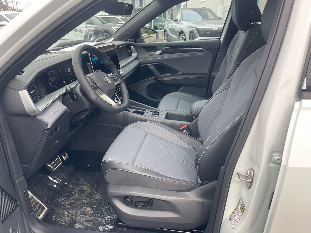 2025 Volkswagen Tiguan 2.0T SE R-Line Black