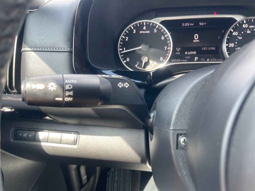 2024 Nissan Pathfinder SV