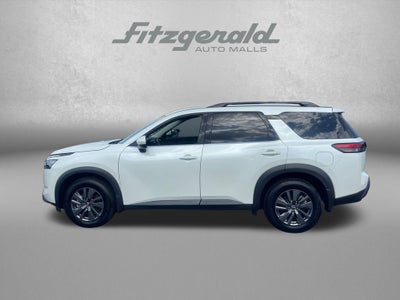 2024 Nissan Pathfinder SV