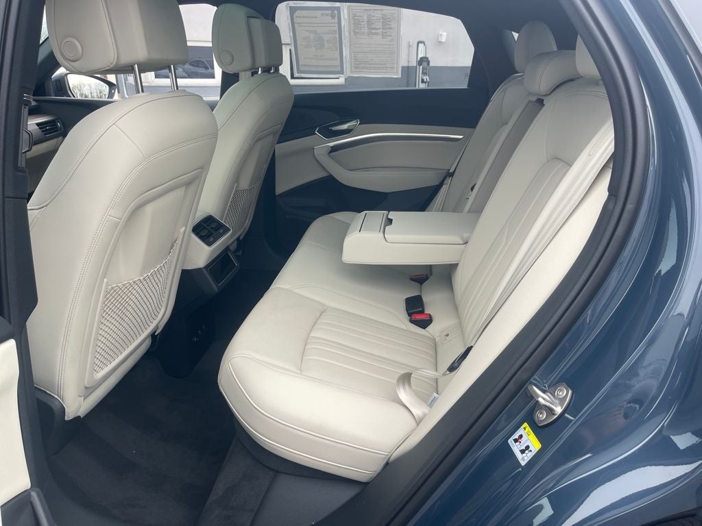 2024 Audi Q8 Sportback e-tron Premium Plus S line quattro