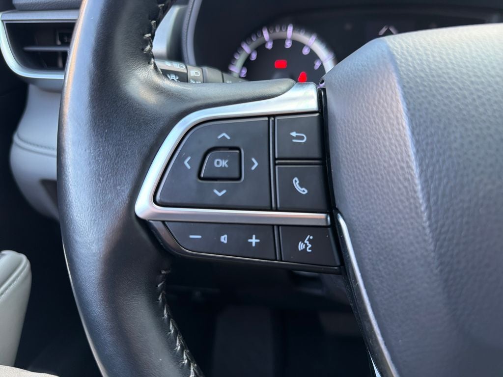 2020 Toyota Highlander LE