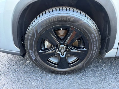 2020 Toyota Highlander LE