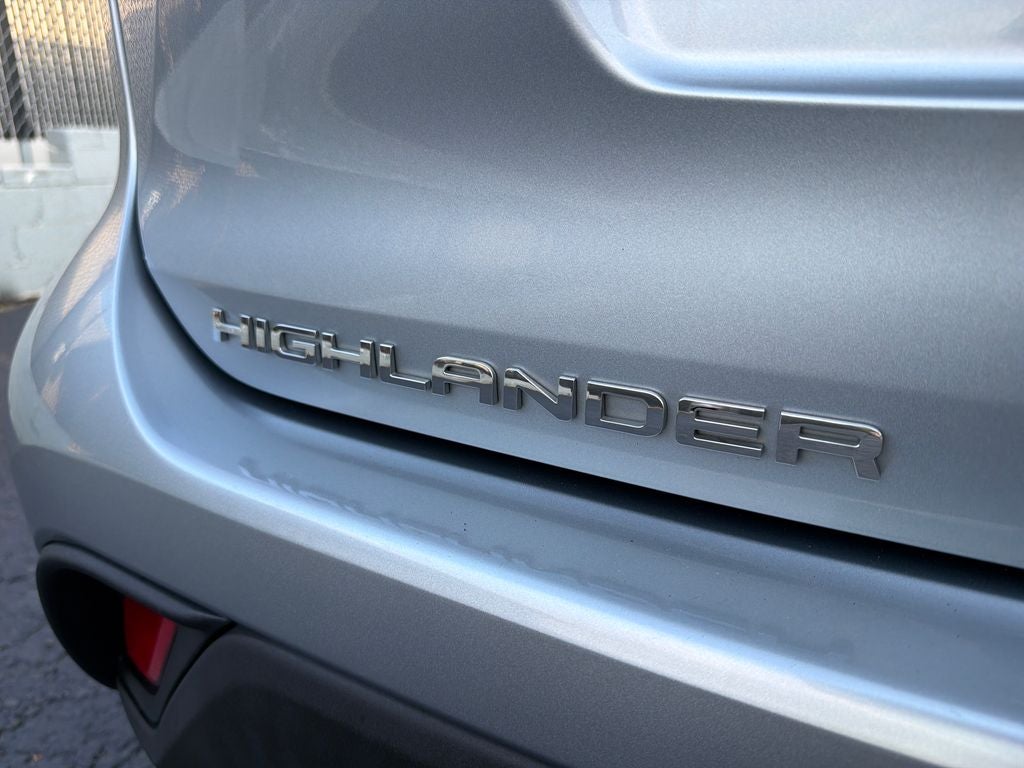 2020 Toyota Highlander LE