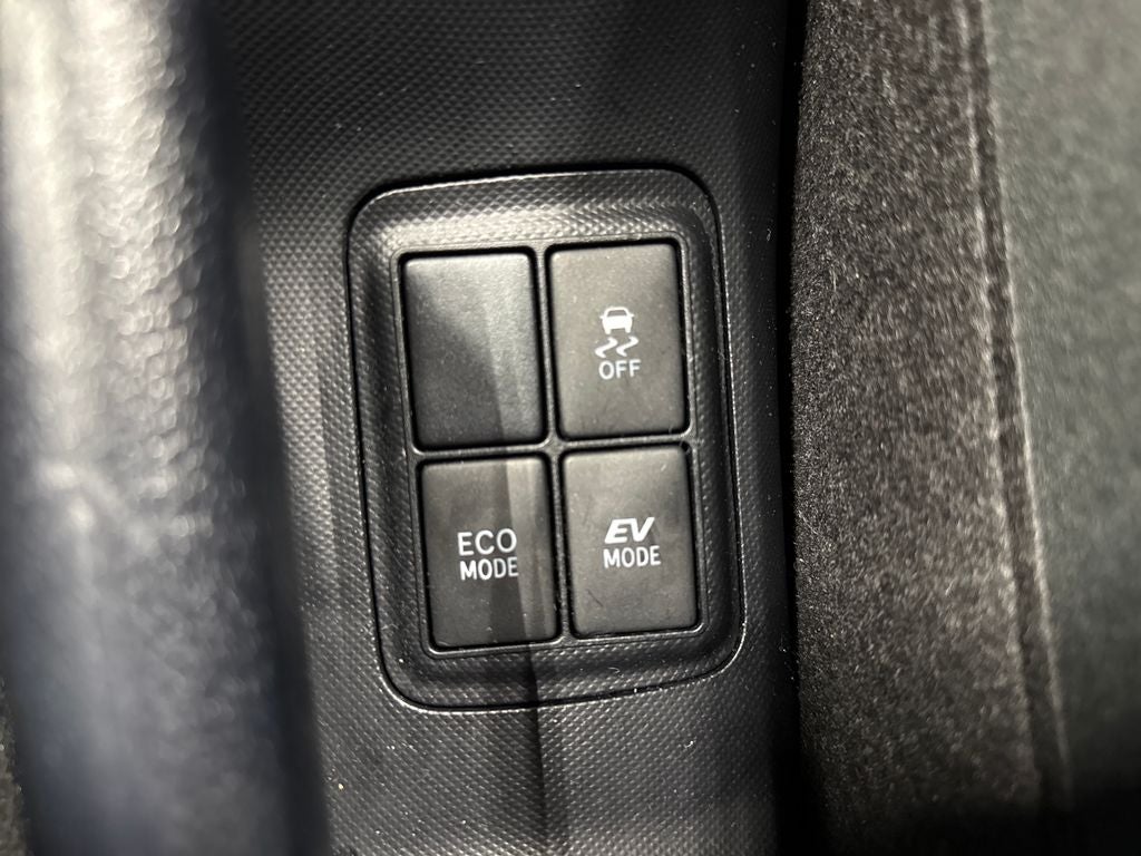 2016 Toyota Prius c Two