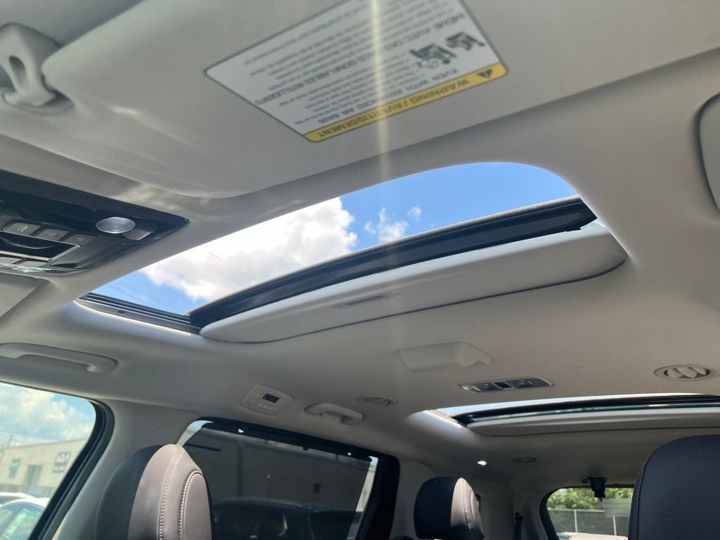 2025 Kia Carnival SX