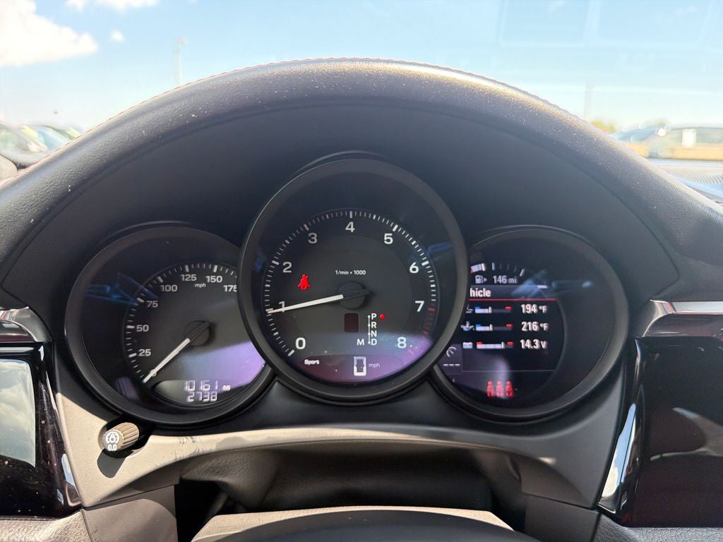 2025 Porsche Macan Base