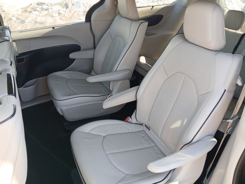 2018 Chrysler Pacifica Hybrid Limited