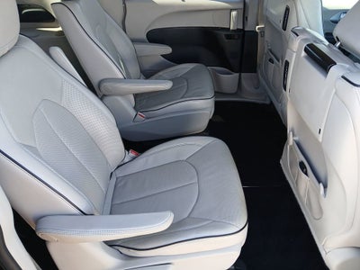 2018 Chrysler Pacifica Hybrid Limited