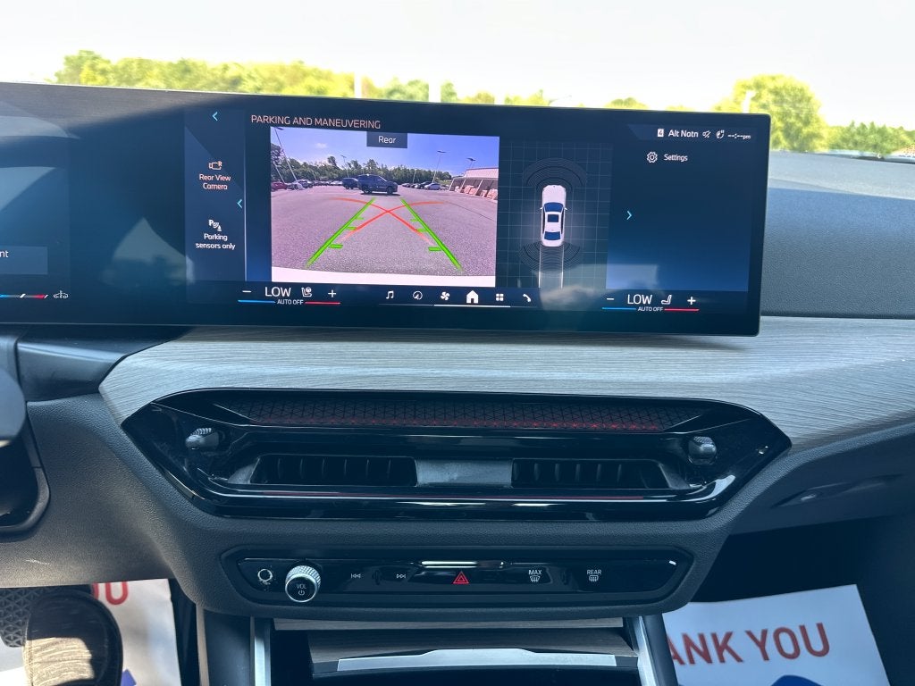 2025 BMW 330i 330i