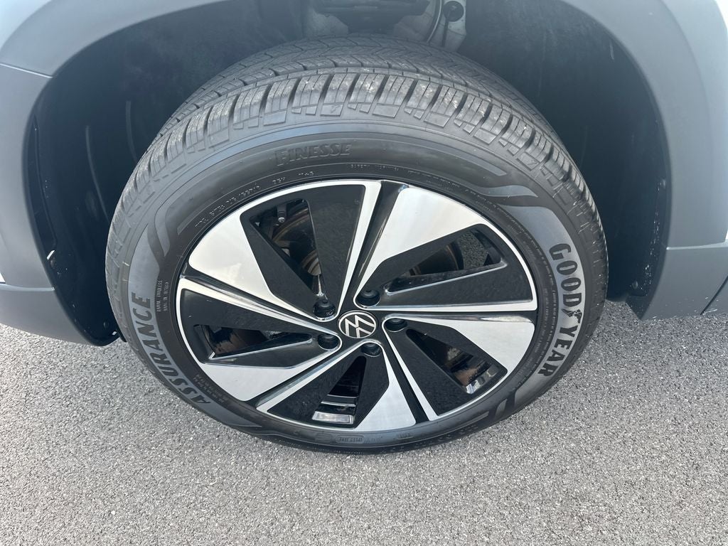 2025 Volkswagen Taos 1.5T SE