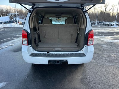 2012 Nissan Pathfinder LE