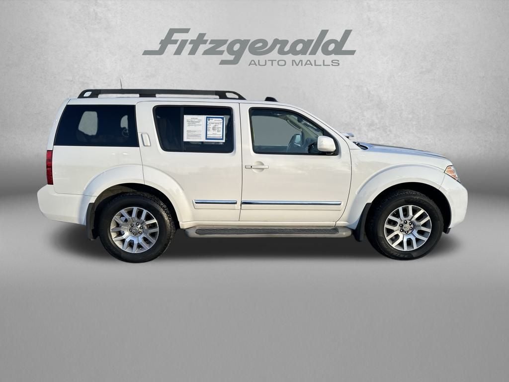 2012 Nissan Pathfinder LE