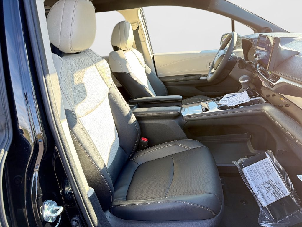 2026 Toyota Sienna Platinum 7 Passenger
